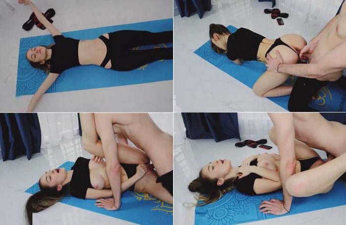 Sister Yoga training ended with a cumshot on the stomach