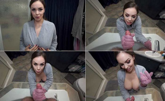  ImMeganLive - A Stepmoms Touch Sneaky In The Bath FullHD 1080p